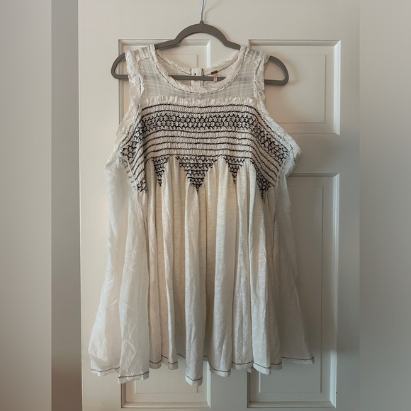 Free People Dresses & Skirts - Free People White and Black Smocked Lace Edge Sleeveless Mini Dress